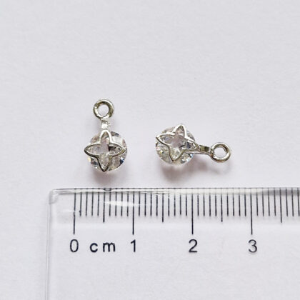 Anheng, med Cubic Zirconia, sølvfarget